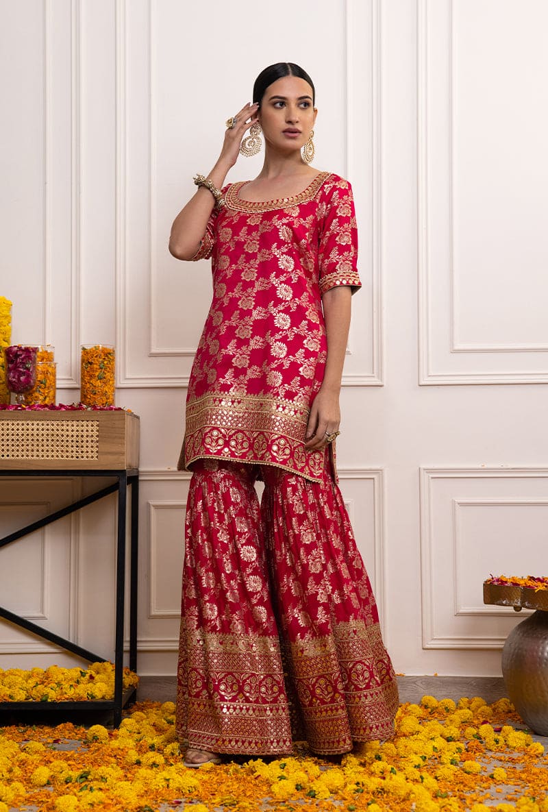 Eka Lakhani In Pink Banarsi Hoor Gharara Set