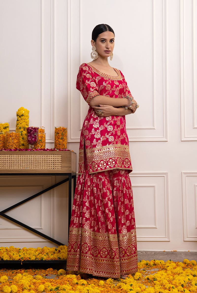 Eka Lakhani In Pink Banarsi Hoor Gharara Set