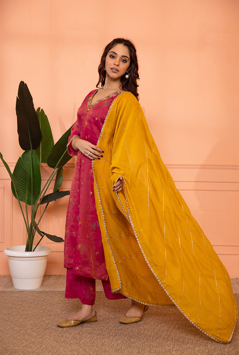 Pink V-Neck Box Pleat Sia Kurta Set