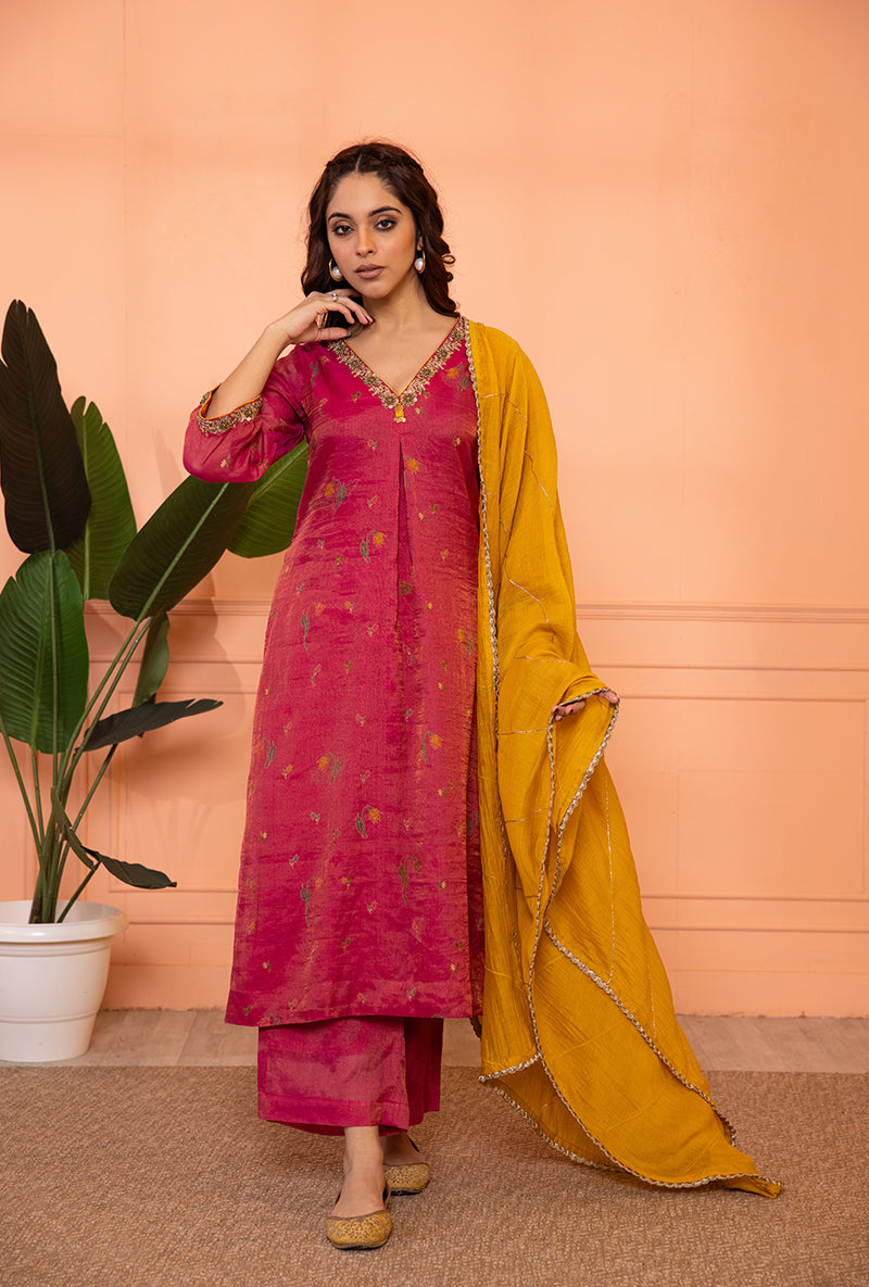 Pink V-Neck Box Pleat Sia Kurta Set