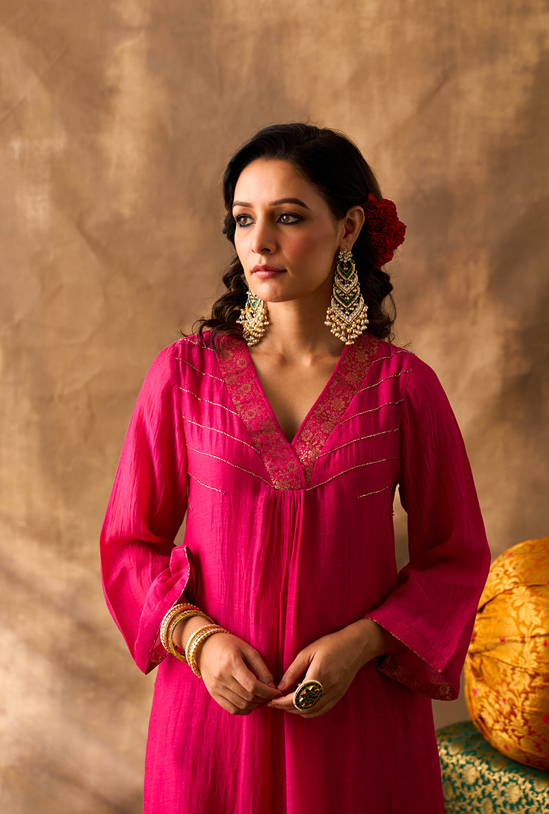 Pink V- Neck Brocade Khwaab Kurta Set