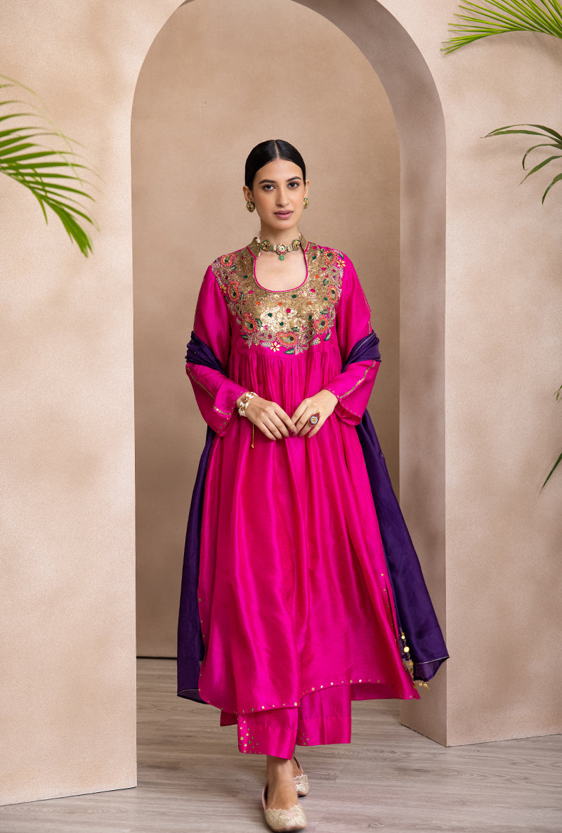 Meghna Nayyar in Pink Paisley Matka Adhira Kurta Set