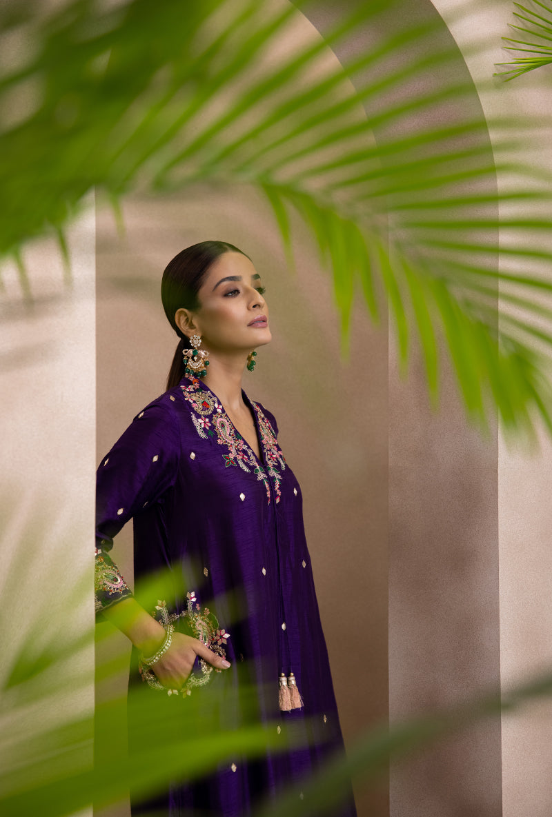 Purple V Neck Pocket Paisley Adhira Kurta Set