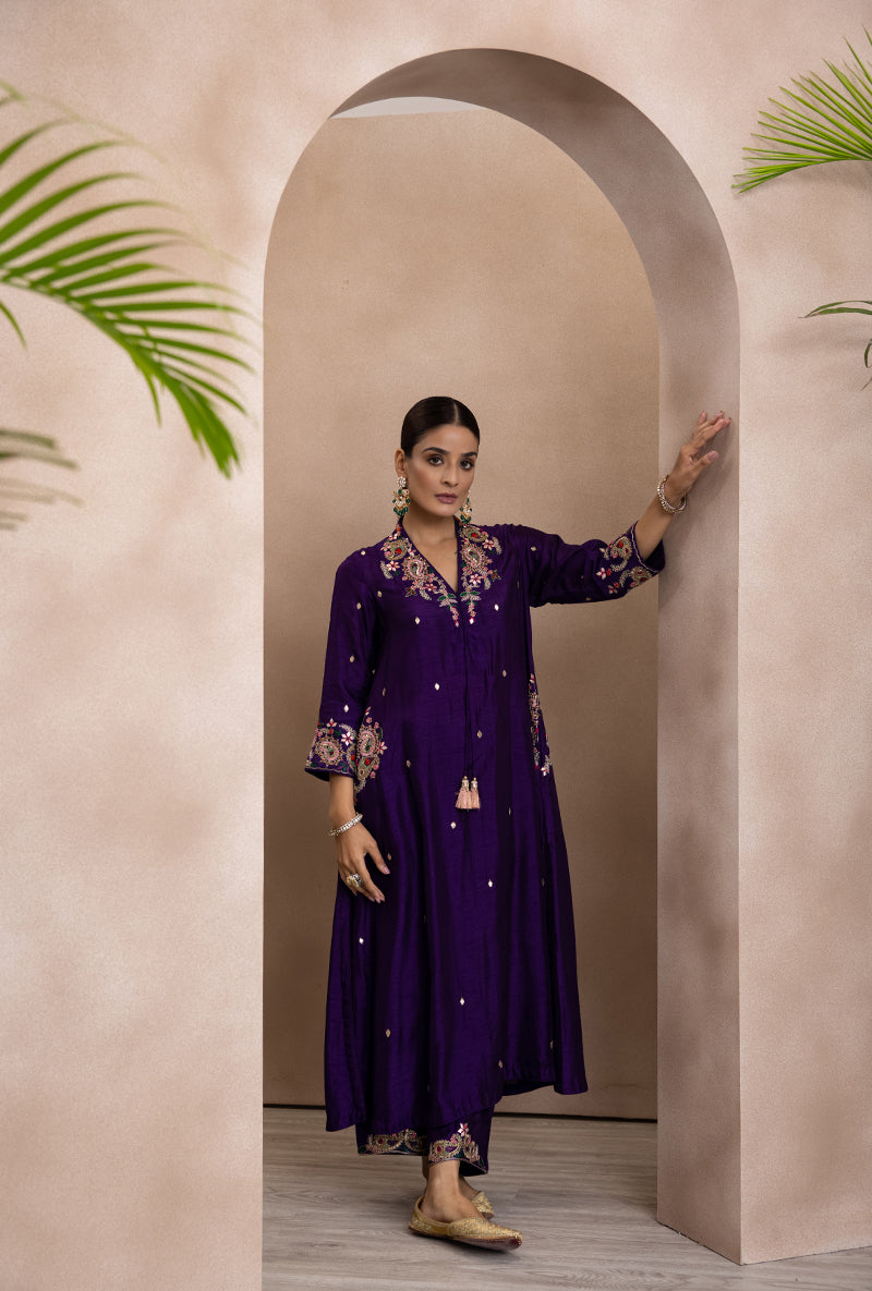 Purple V Neck Pocket Paisley Adhira Kurta Set