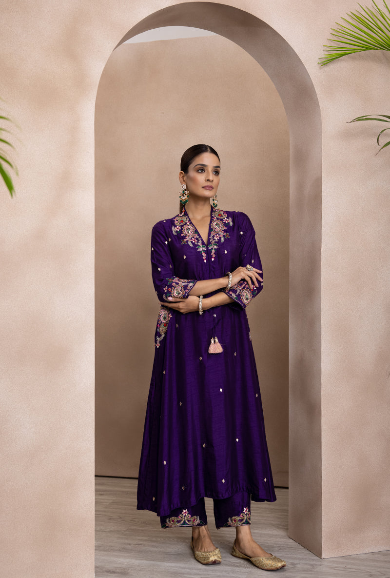 Purple V Neck Pocket Paisley Adhira Kurta Set