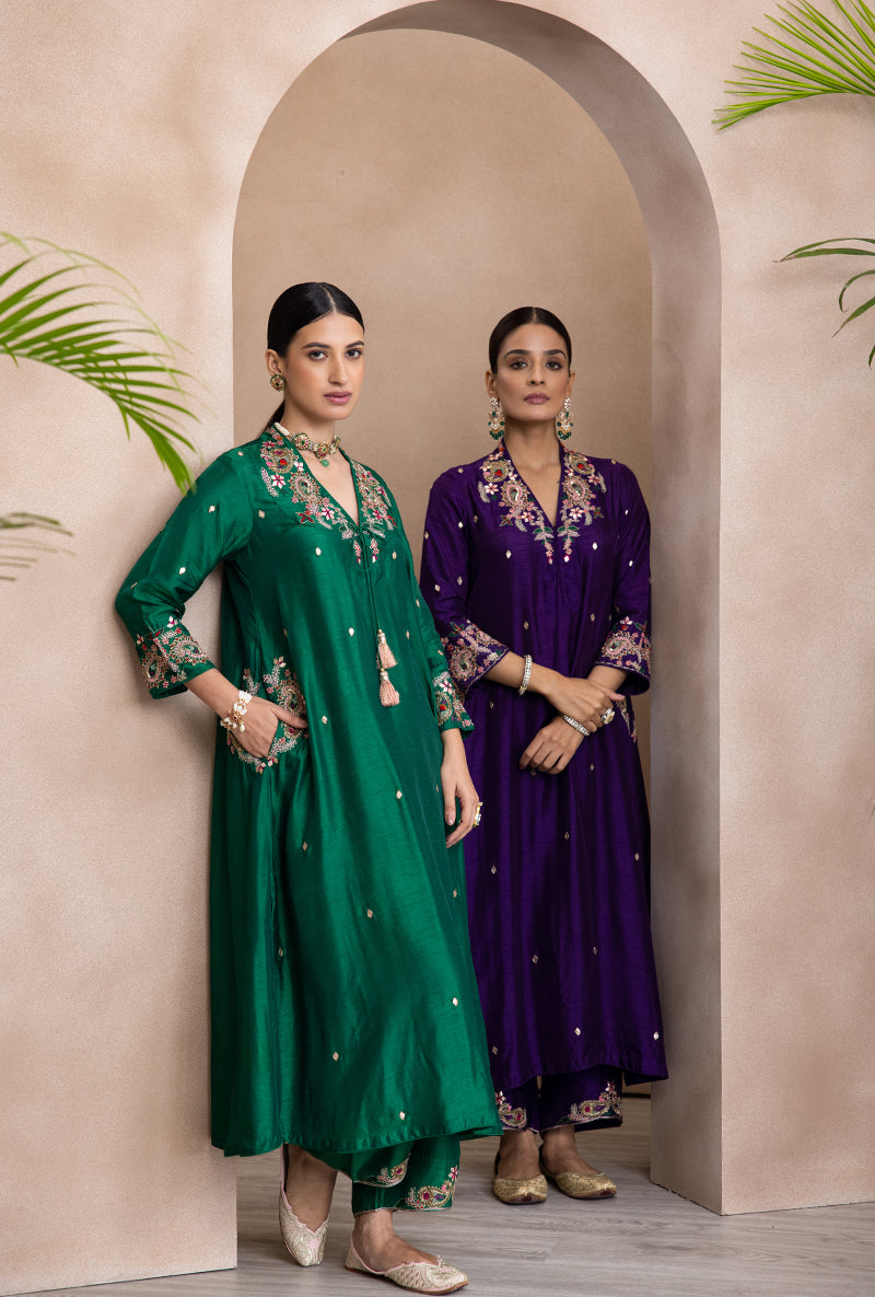 Purple V Neck Pocket Paisley Adhira Kurta Set
