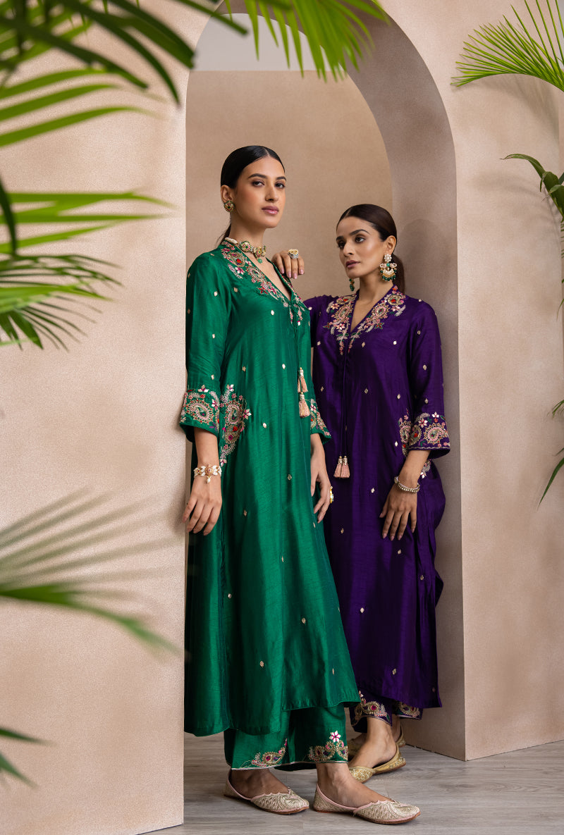 Purple V Neck Pocket Paisley Adhira Kurta Set