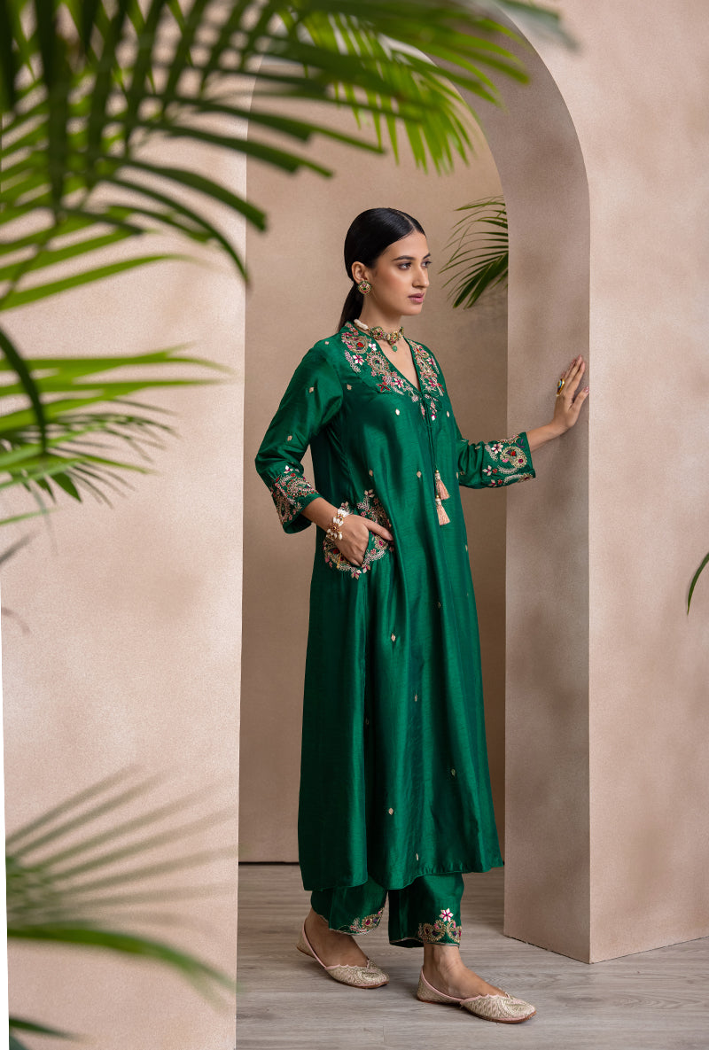 Green V Neck Pocket Paisley Adhira Kurta Set