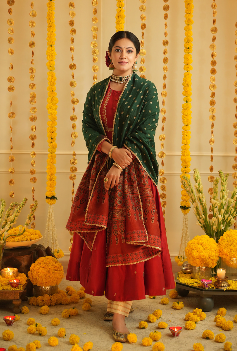 Eka Lakhani In Red Antique Sequins Fiza Kurta Set