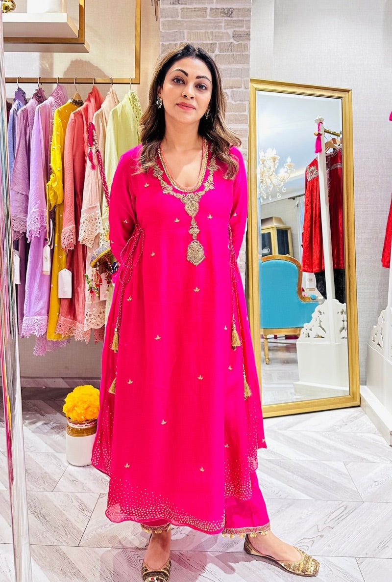 Mehal Kejriwal In Hot Pink Paan Buta Ishq Kurta Set