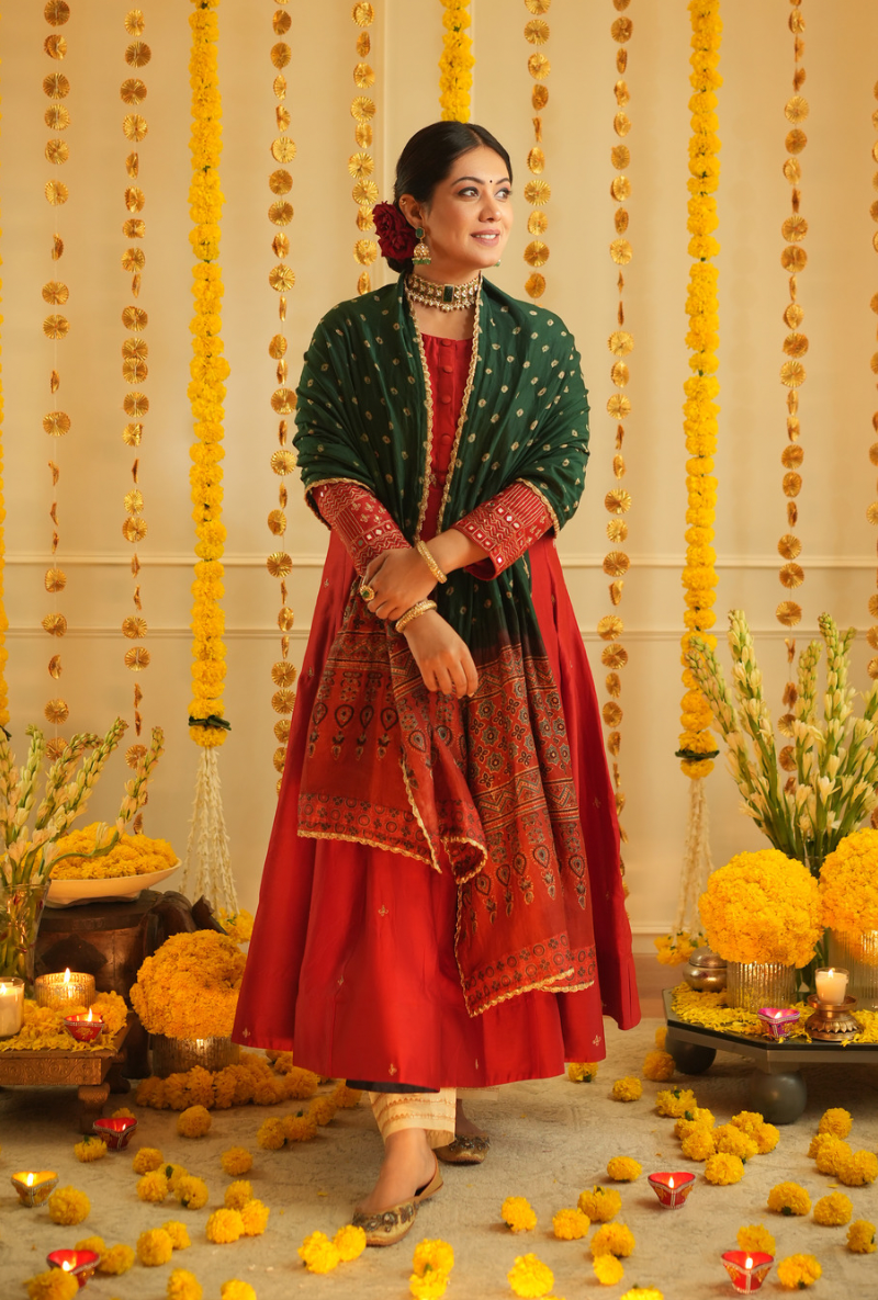 Eka Lakhani In Red Antique Sequins Fiza Kurta Set