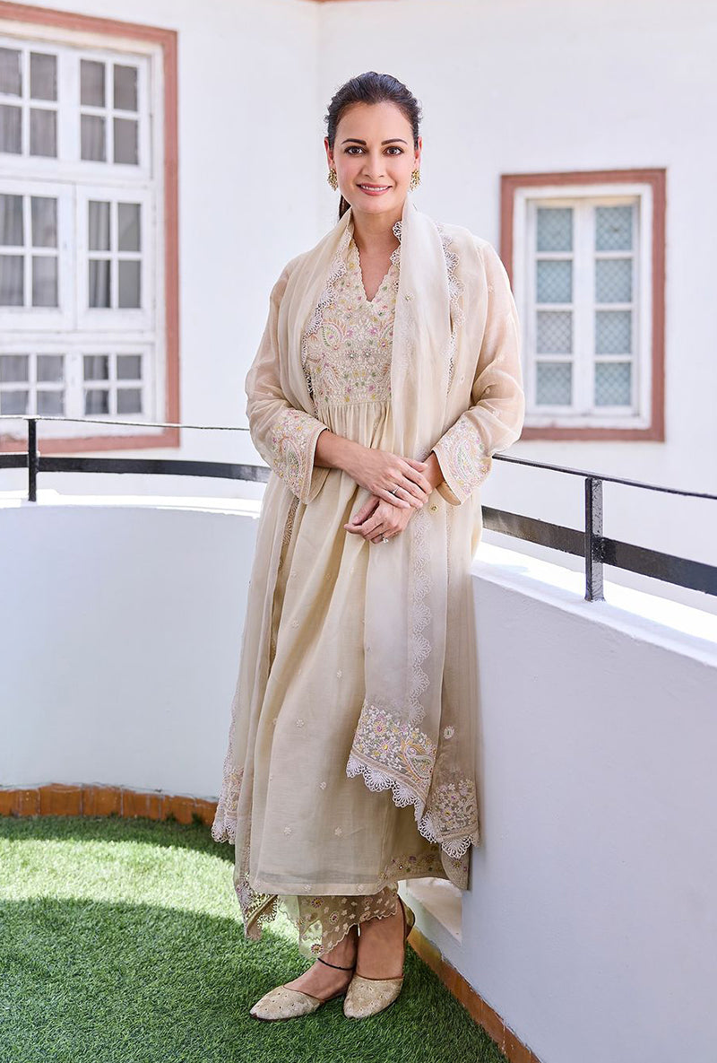 Dia Mirza In Ivory Dori Paisley Aafreen Kurta Set
