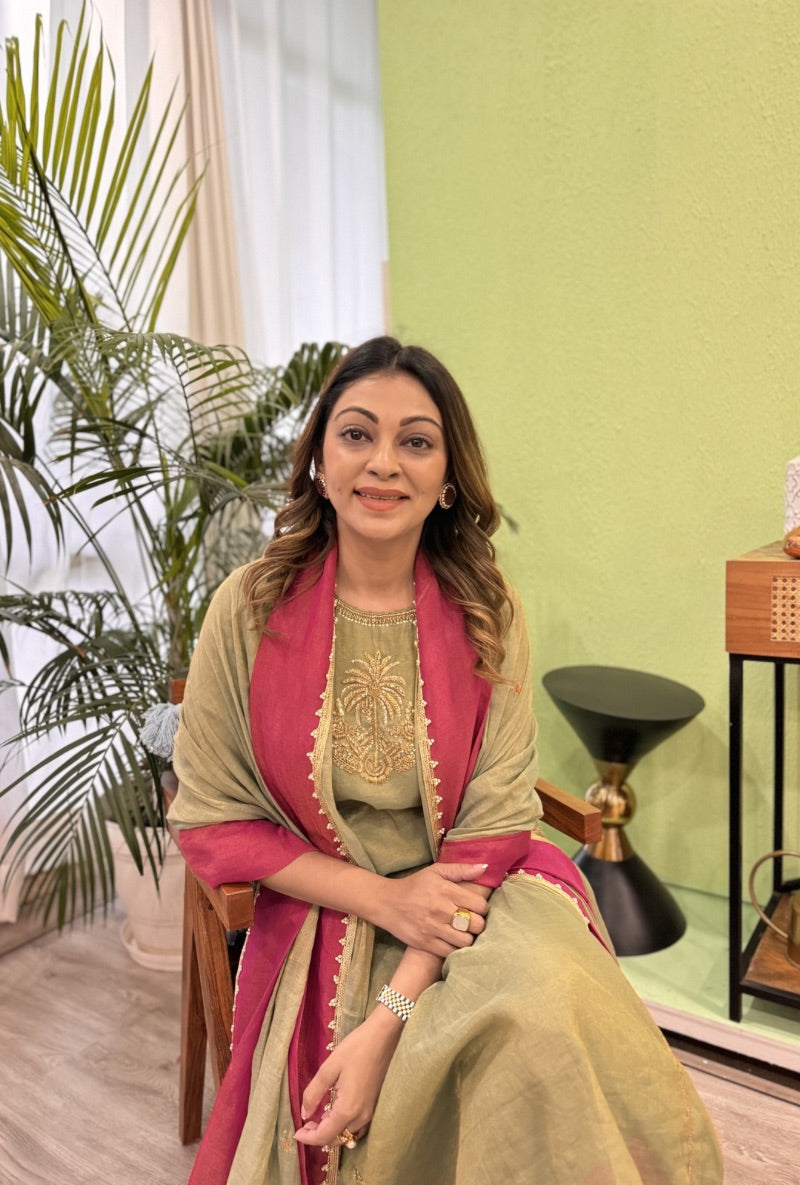 Meghna Nayyar In Pista Green Single Palm Motif Kurta Set