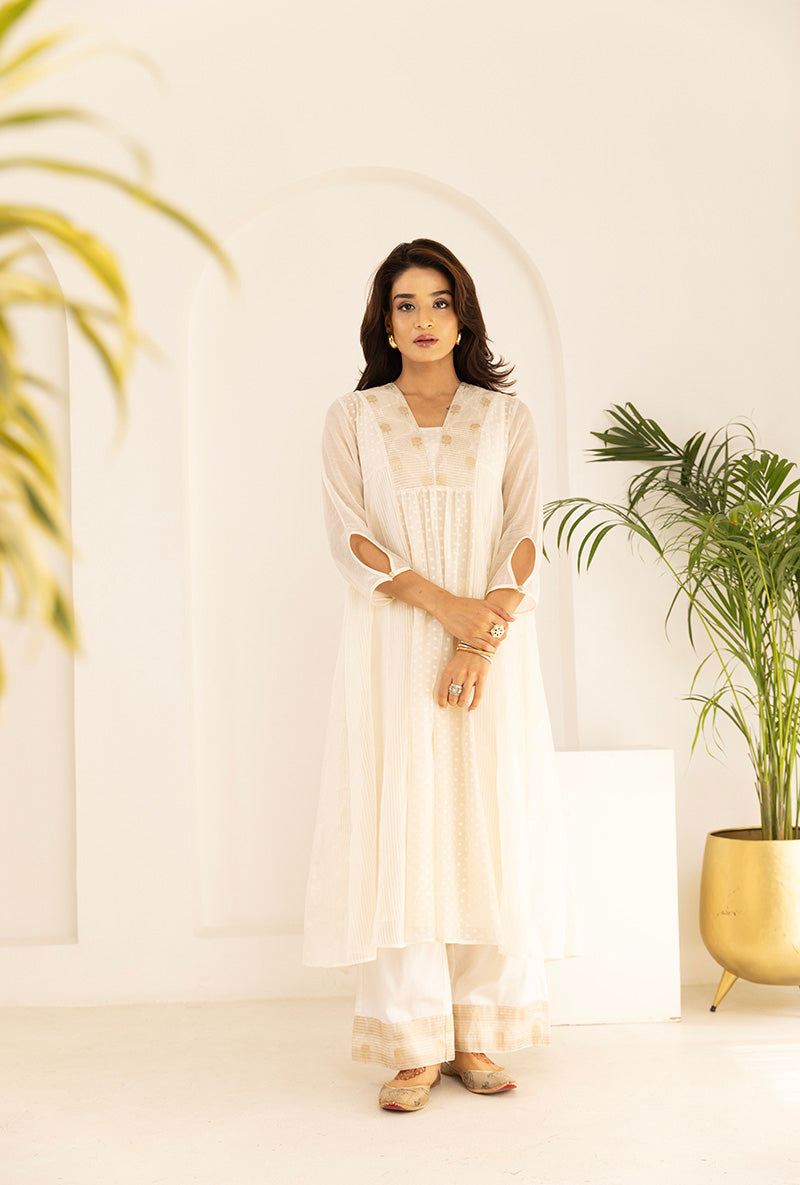 Meghna Nayyar in Ivory Jacquard Panel Ruhi Anarkali Kurta Set