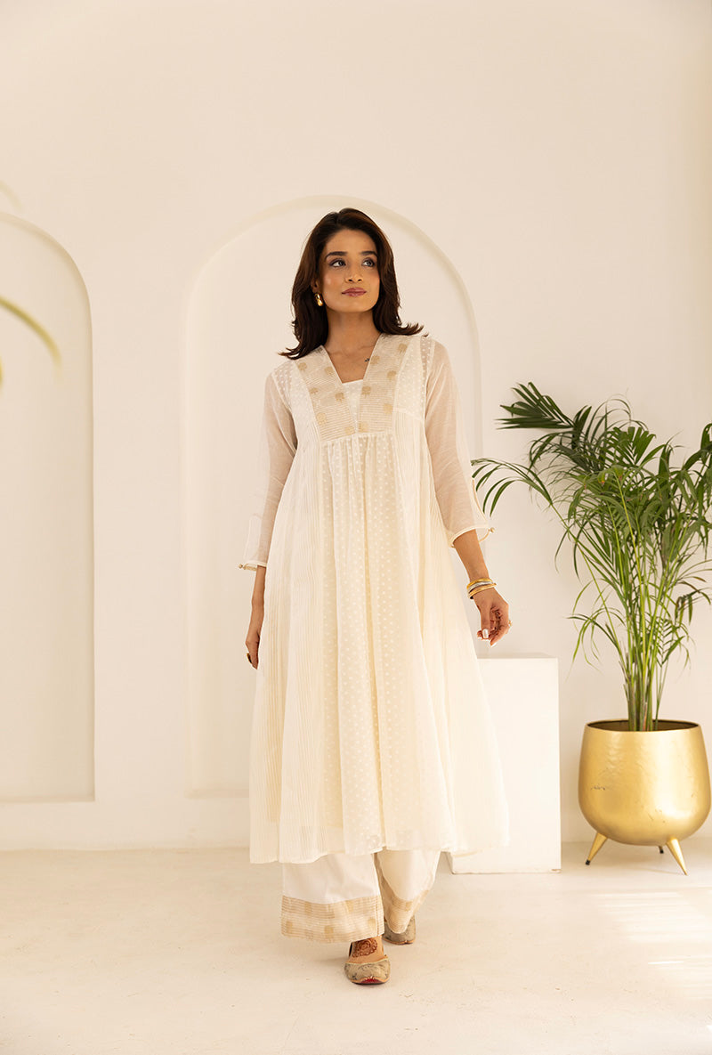 Meghna Nayyar in Ivory Jacquard Panel Ruhi Anarkali Kurta Set