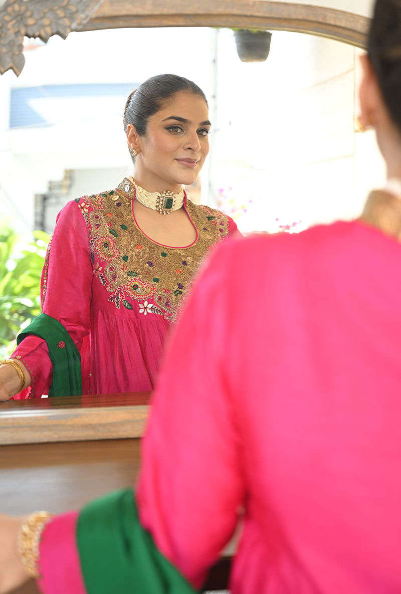 Simrann Maliik In Pink Paisley Matka Adhira Kurta Set