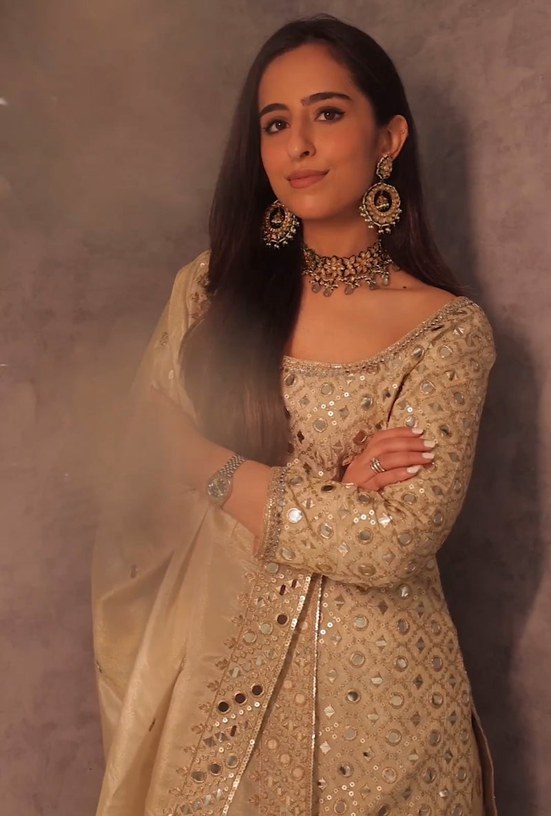 Smridhi Oberoi In Ivory Mirror Hoor Gharara Set