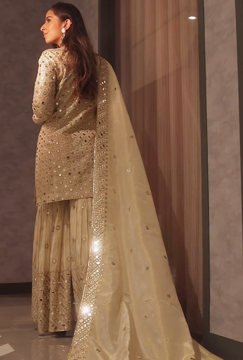 Smridhi Oberoi In Ivory Mirror Hoor Gharara Set