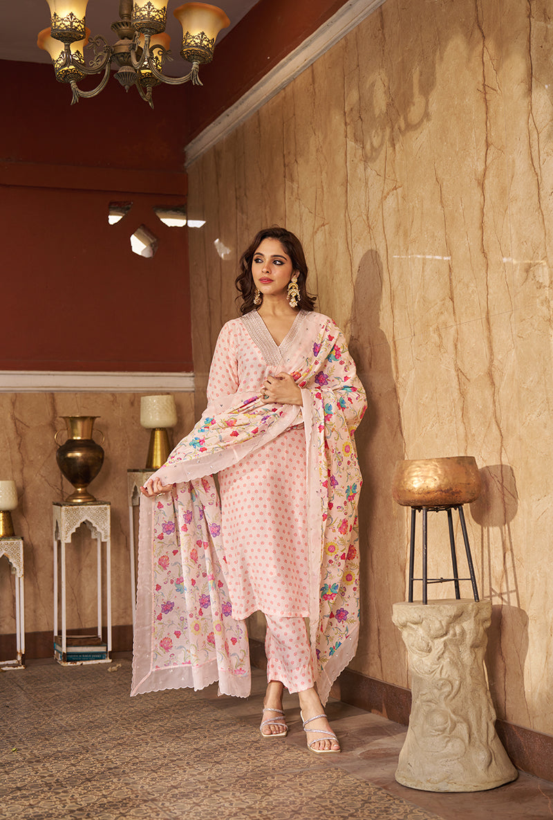 Ivory Embroidred Neck Roza Kurta Set