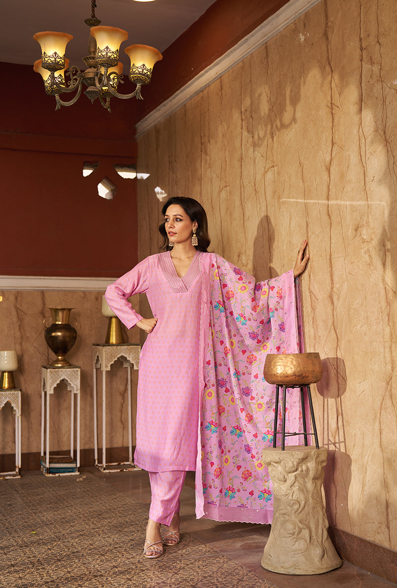 Lilac Embroidred Neck Roza Kurta Set