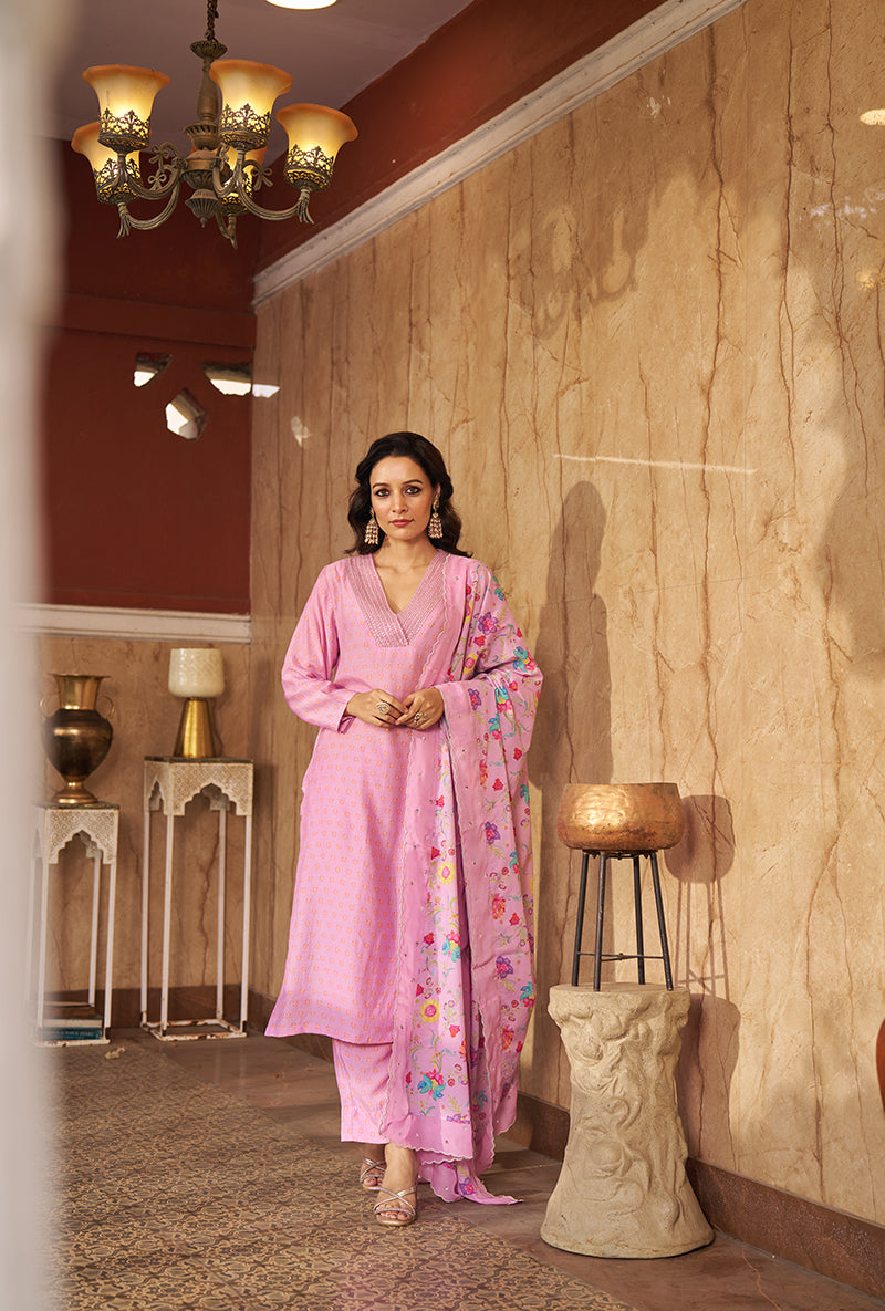 Lilac Embroidred Neck Roza Kurta Set