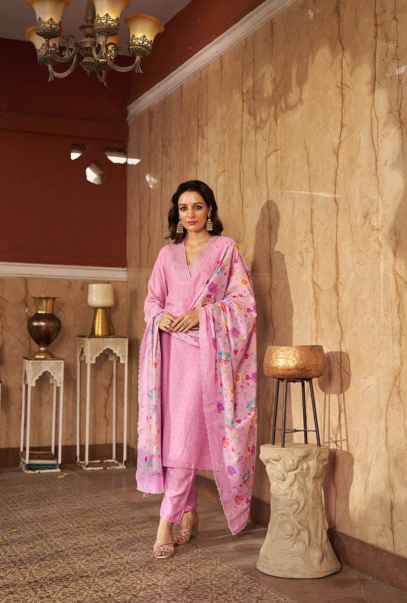 Lilac Embroidred Neck Roza Kurta Set