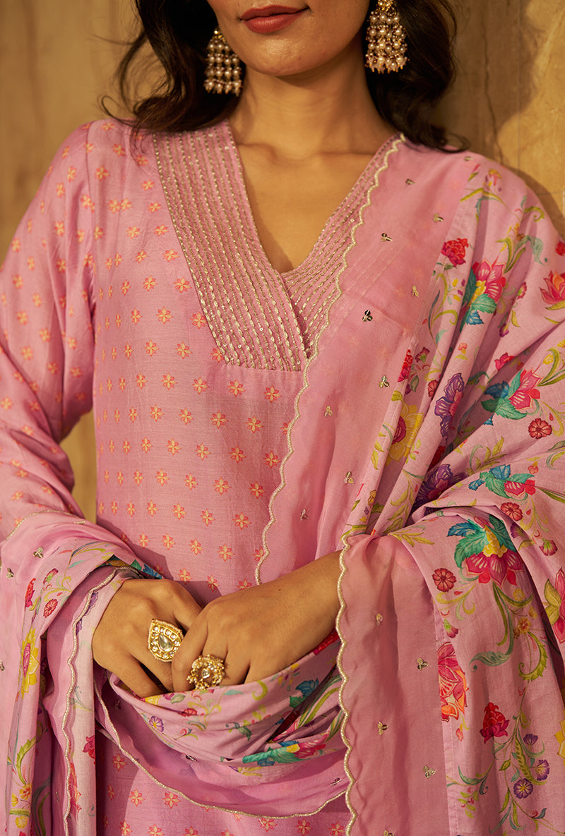 Lilac Embroidred Neck Roza Kurta Set