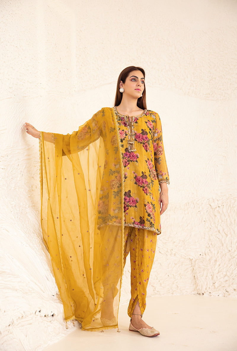Yellow Vintage Floral Rose Tulip Izra Kurta Set