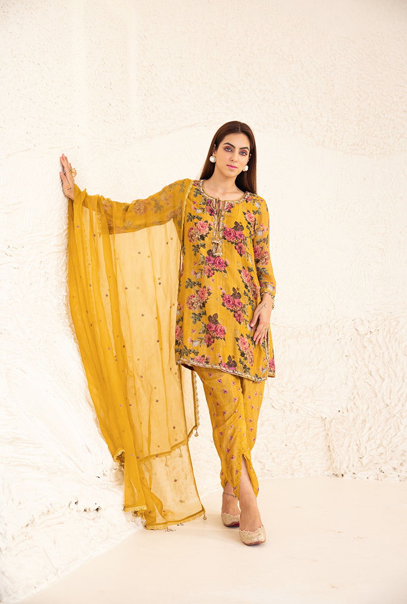 Yellow Vintage Floral Rose Tulip Izra Kurta Set