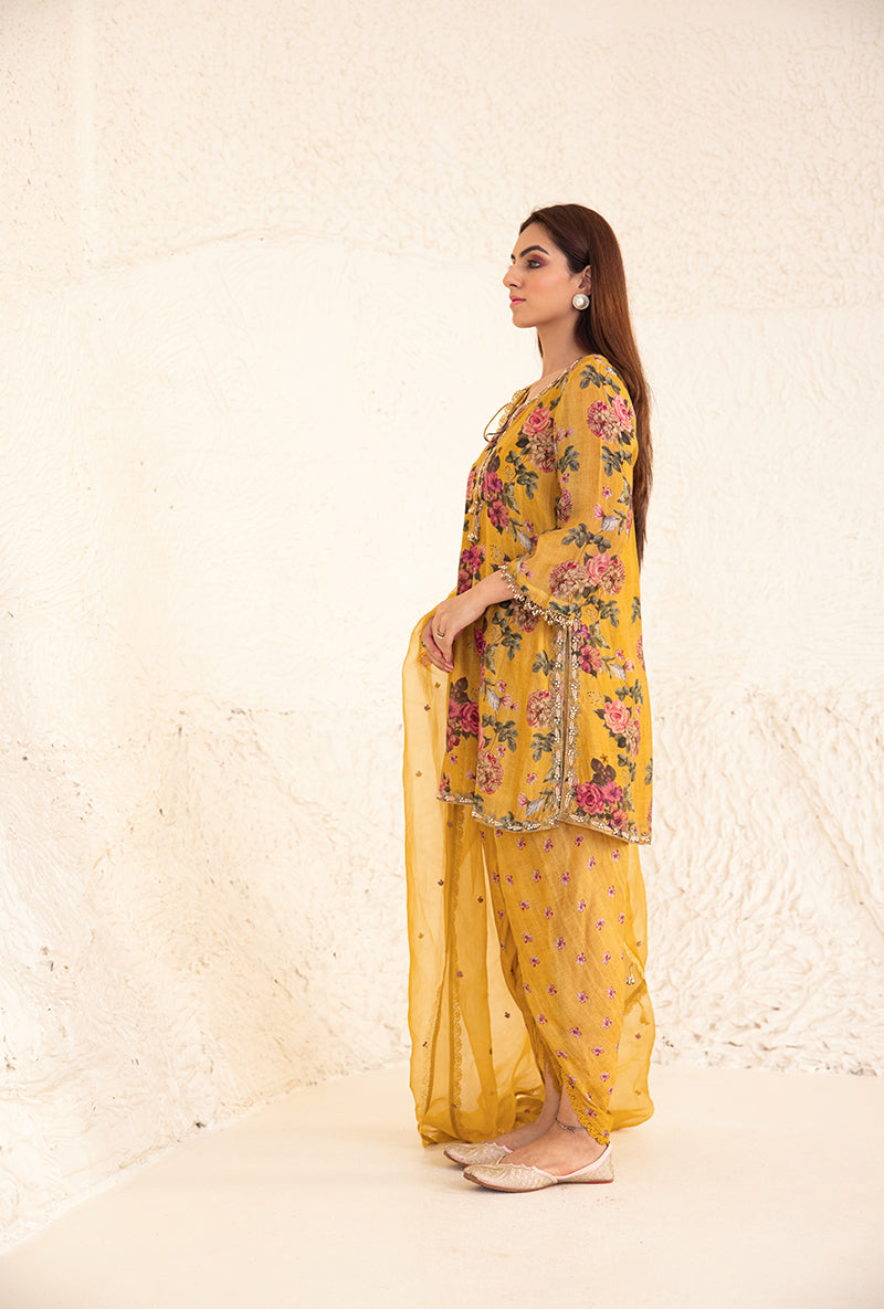 Yellow Vintage Floral Rose Tulip Izra Kurta Set