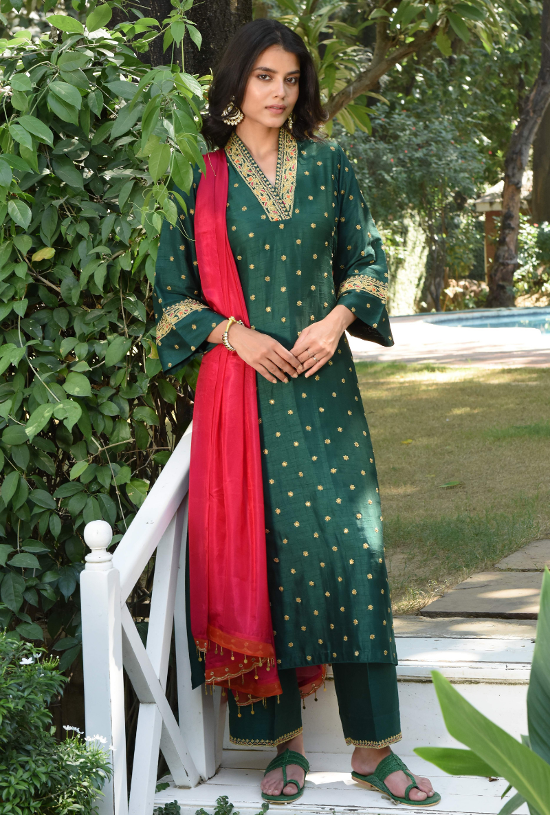 Green Resham V Neck Kurta Set