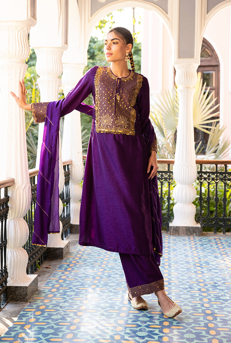 Purple Lotus Yoke Heavy Neck Sunehri Kurta Set