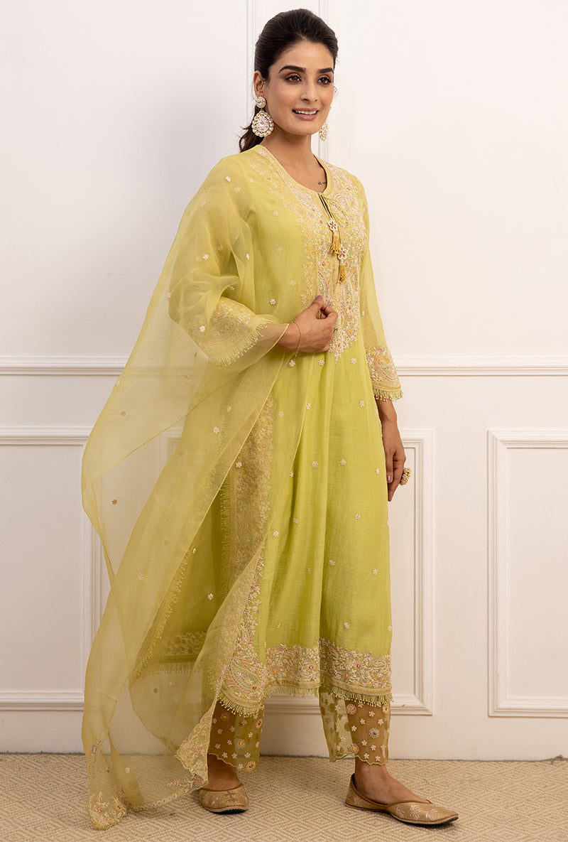 Kangana Ranaut In Mint Green Dori Paisley Long Kurta Set