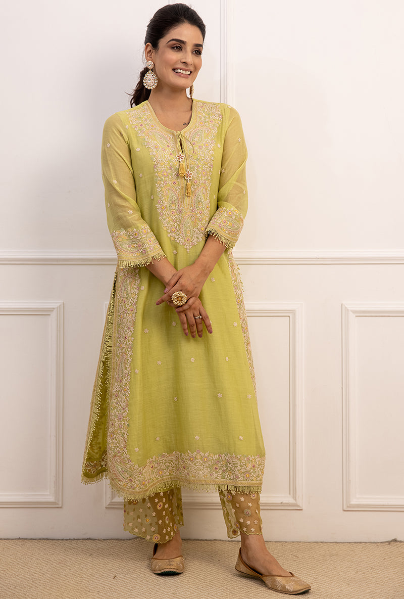 Kangana Ranaut In Mint Green Dori Paisley Long Kurta Set