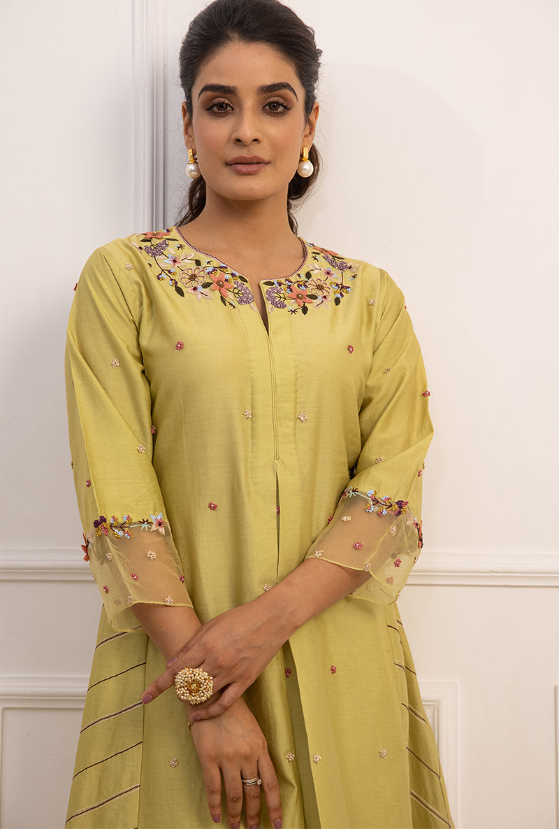 Green French Knot Side Stripe Suhaani Kurta Set