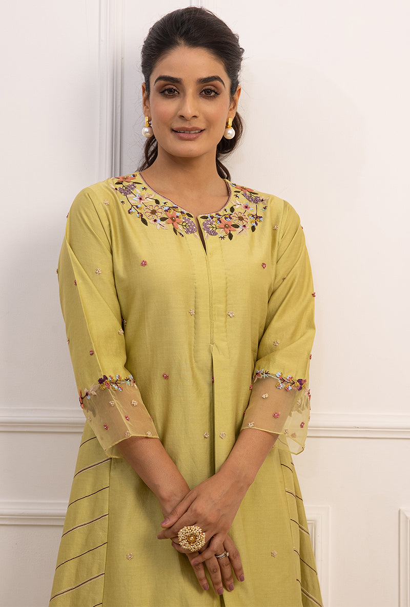 Green French Knot Side Stripe Suhaani Kurta Set