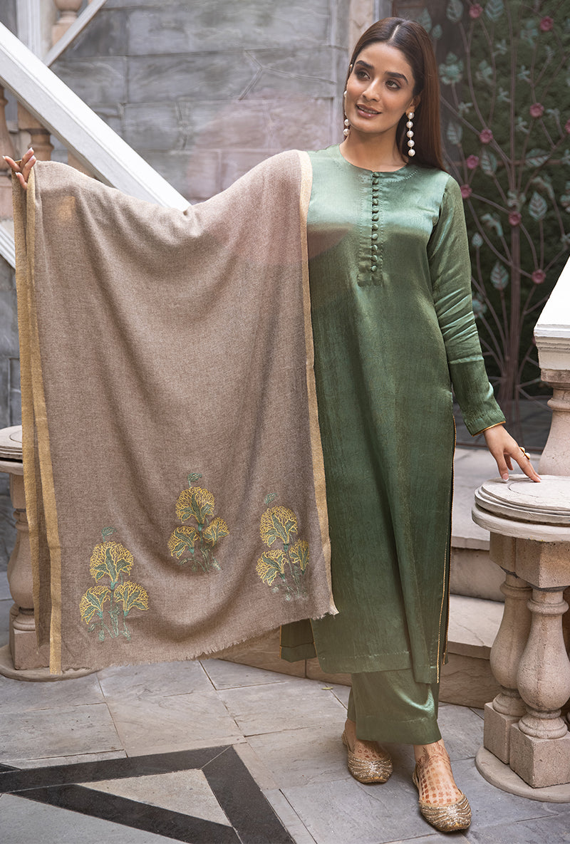 Natural Shawl Ruhaani Kurta Set