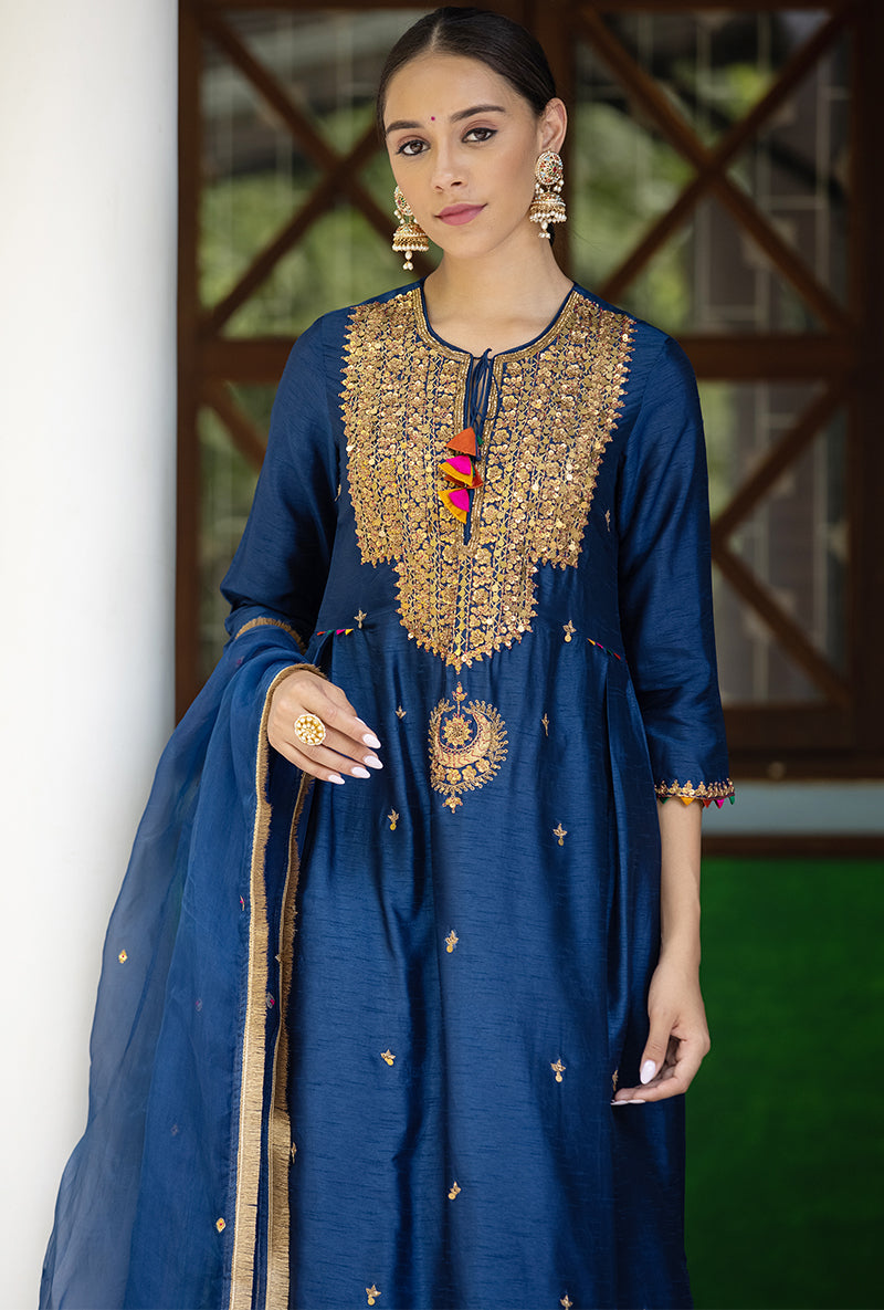 Blue Heavy Tikki Neck Aayat Kurta Set