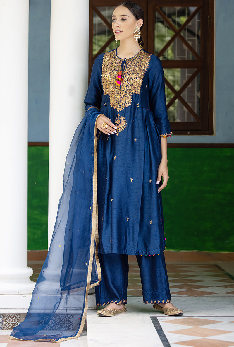 Blue Heavy Tikki Neck Aayat Kurta Set