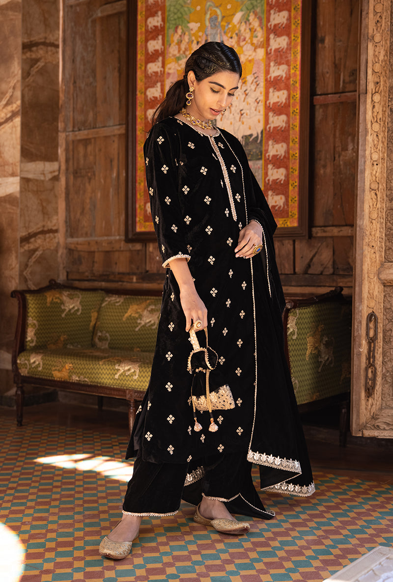 Black Classic Butti Velvet Aarzoo Kurta Set