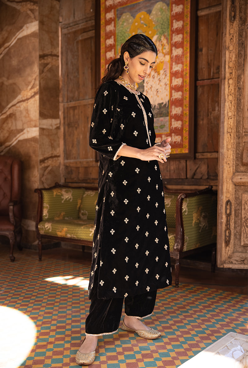 Black Classic Butti Velvet Aarzoo Kurta Set