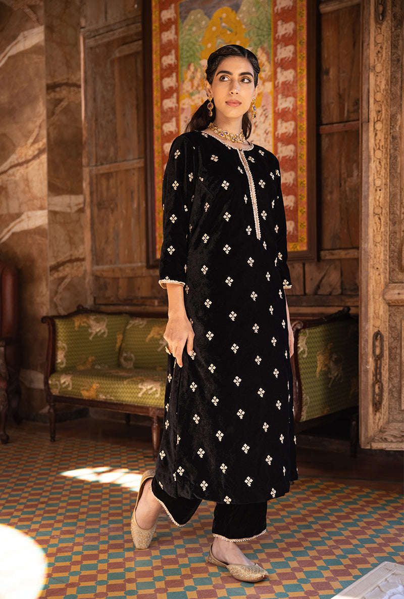Black Classic Butti Velvet Aarzoo Kurta Set