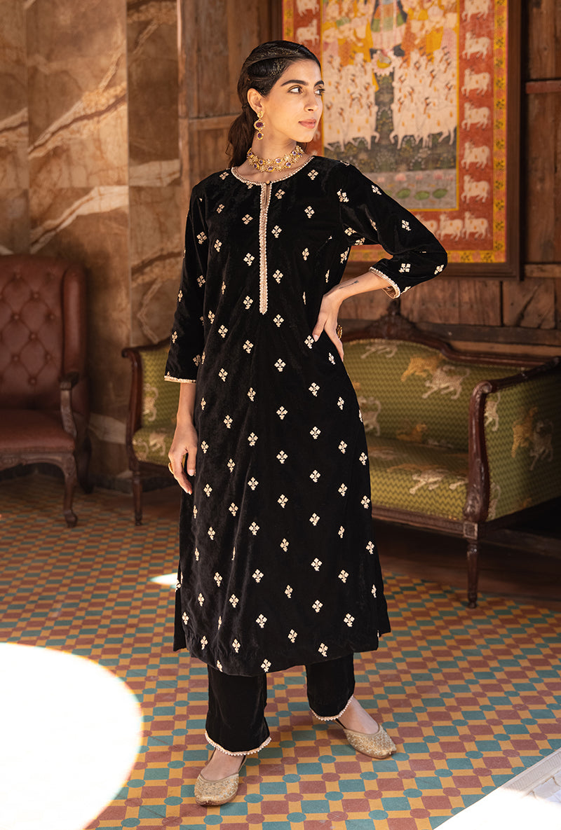 Black Classic Butti Velvet Aarzoo Kurta Set