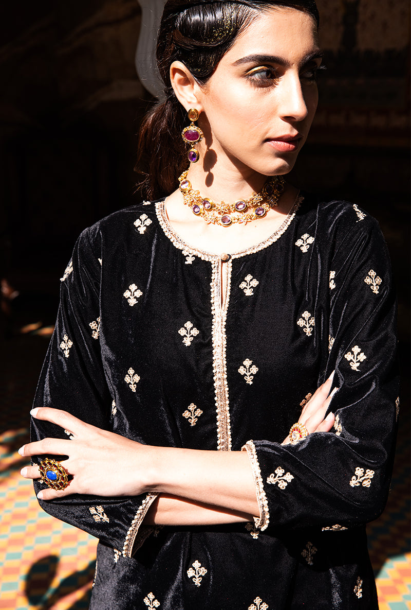 Black Classic Butti Velvet Aarzoo Kurta Set
