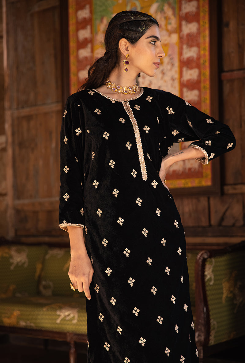 Black Classic Butti Velvet Aarzoo Kurta Set