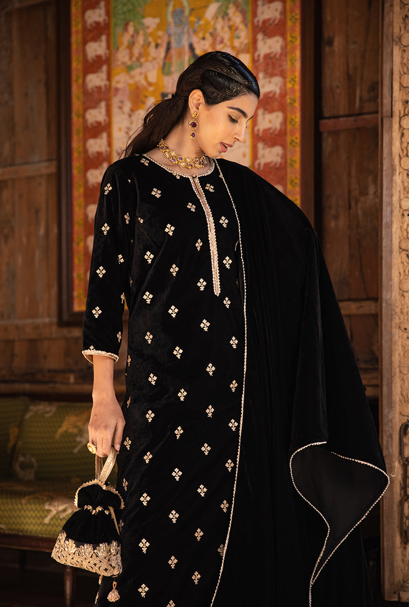 Black Classic Butti Velvet Aarzoo Kurta Set