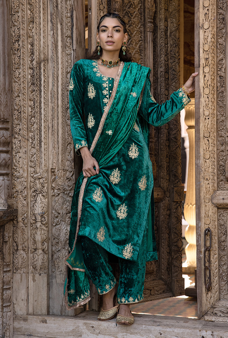 Green Velvet Classic Falak Kurta Set
