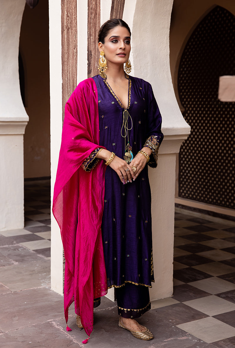 Mehal Kejriwal In Purple Mughal Jaal Heavy Sleeve Ulfat Kurta Set