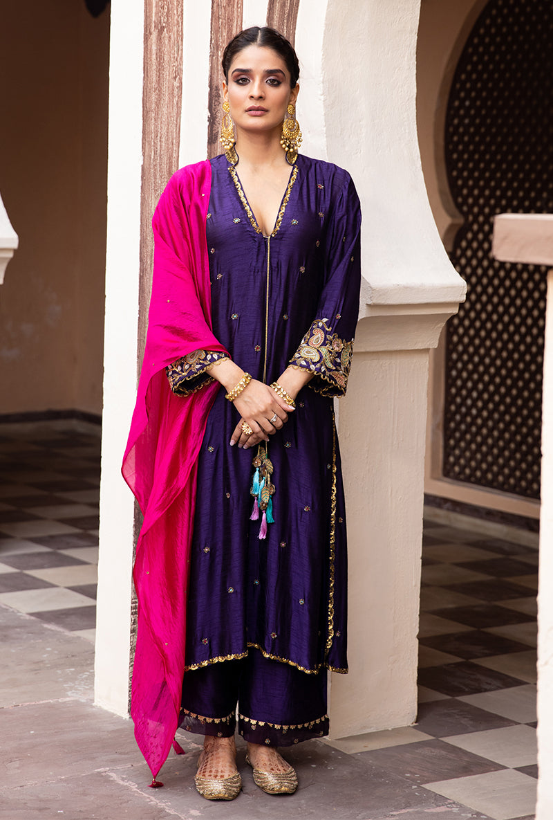 Mehal Kejriwal In Purple Mughal Jaal Heavy Sleeve Ulfat Kurta Set