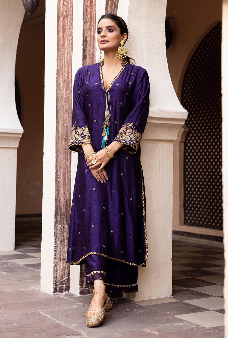 Mehal Kejriwal In Purple Mughal Jaal Heavy Sleeve Ulfat Kurta Set